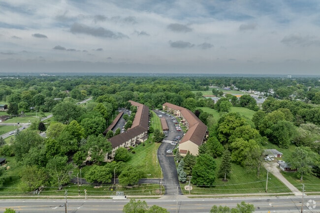 Aerial Photo - Coves at Columbus on Karl Road/Stonegate Square
