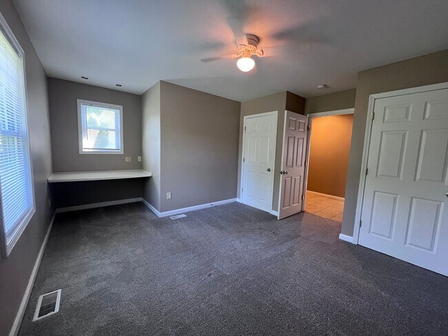 Building Photo - East Grand Rapids Schools - 4 bedroom home