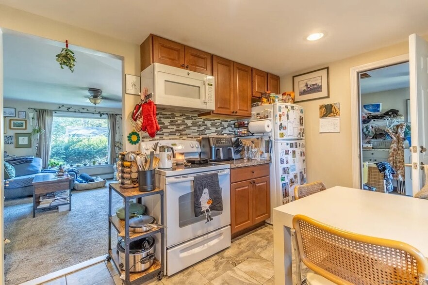 Kitchen - 6 Russell Ave