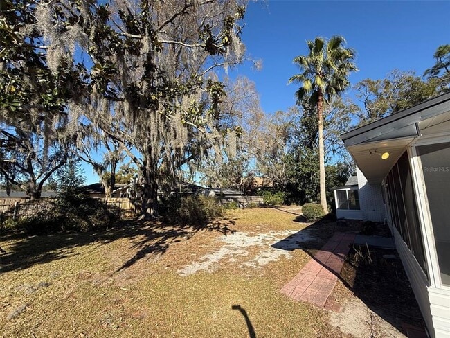 Building Photo - 722 W Pinedale Dr