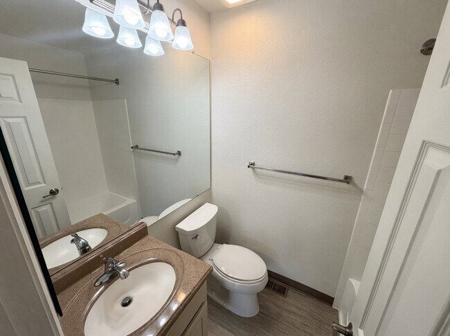 Building Photo - 694 Walden Cir