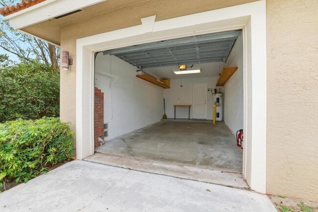 Building Photo - 12740 Westhampton Cir