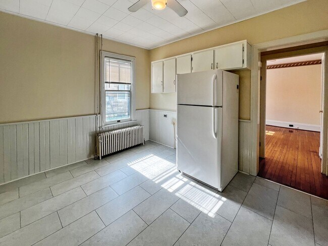 Building Photo - 411-413 Jordan Ave