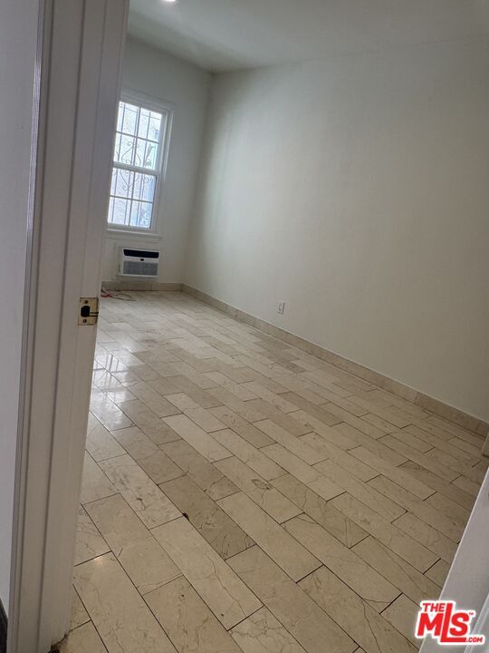 Building Photo - 137 Crescent Dr