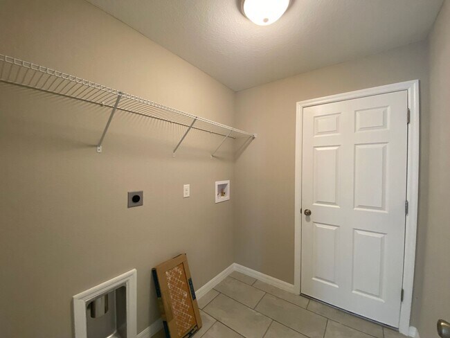 Building Photo - WILL NOT BE AVAILABLE TO SHOW TIL MID AUGU...