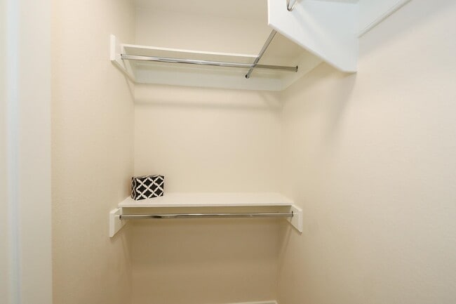 Building Photo - 306 Cinnamon Teal Loop