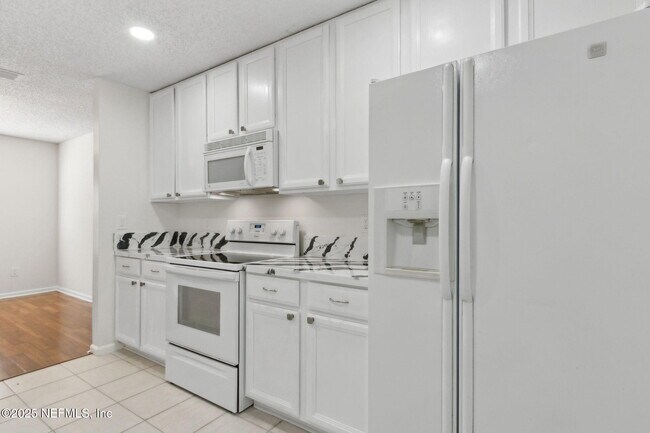 Building Photo - 616 Fallen Timbers Dr
