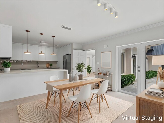 Building Photo - 651 S Mashta Dr