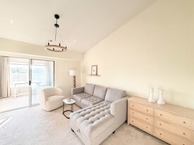 Building Photo - 3315 Wyndham Cir