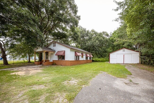 Building Photo - Freshly Renovated Rental Property!