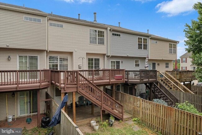 Building Photo - 706 Vanderbilt Terrace SE