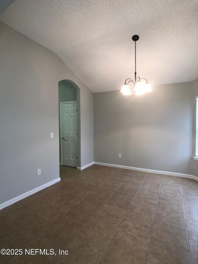 Building Photo - 3566 White Cow Ct