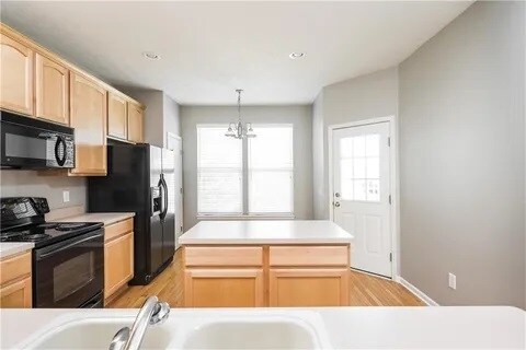 Building Photo - 13833 Willesden Cir