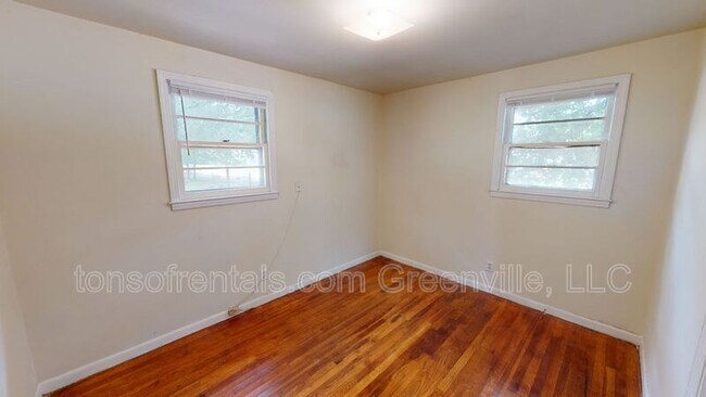 Building Photo - 734 Whitlock St
