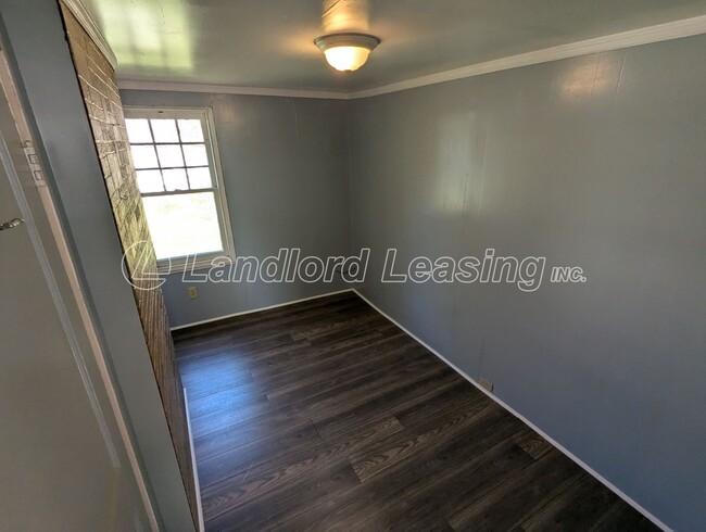 Building Photo - Cozy 2-Bedroom Home on a Beautiful Lot in ...