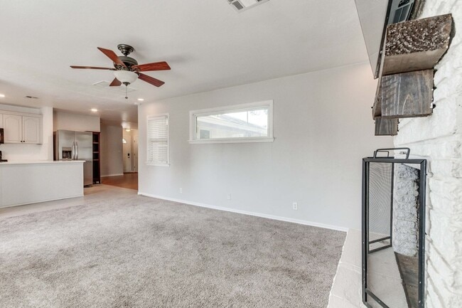 Building Photo - Charming 4-Bedroom Home in The Village – U...