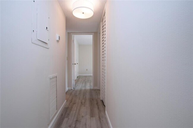 Building Photo - 3259 S Beneva Rd