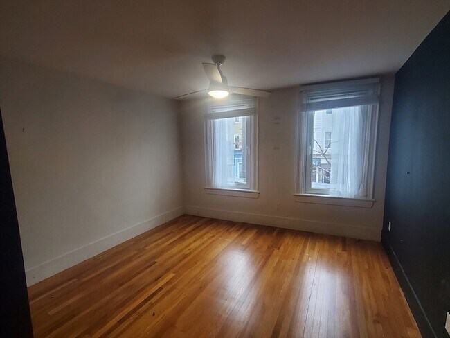 Building Photo - 866 Dorchester Ave