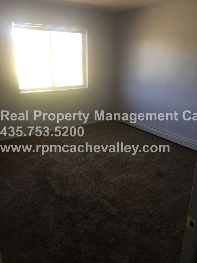 Building Photo - 2662 N 370 E