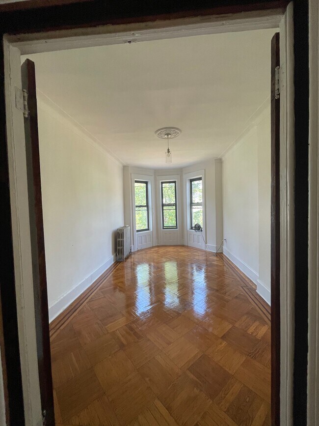 Building Photo - 549 Bay Ridge Pky