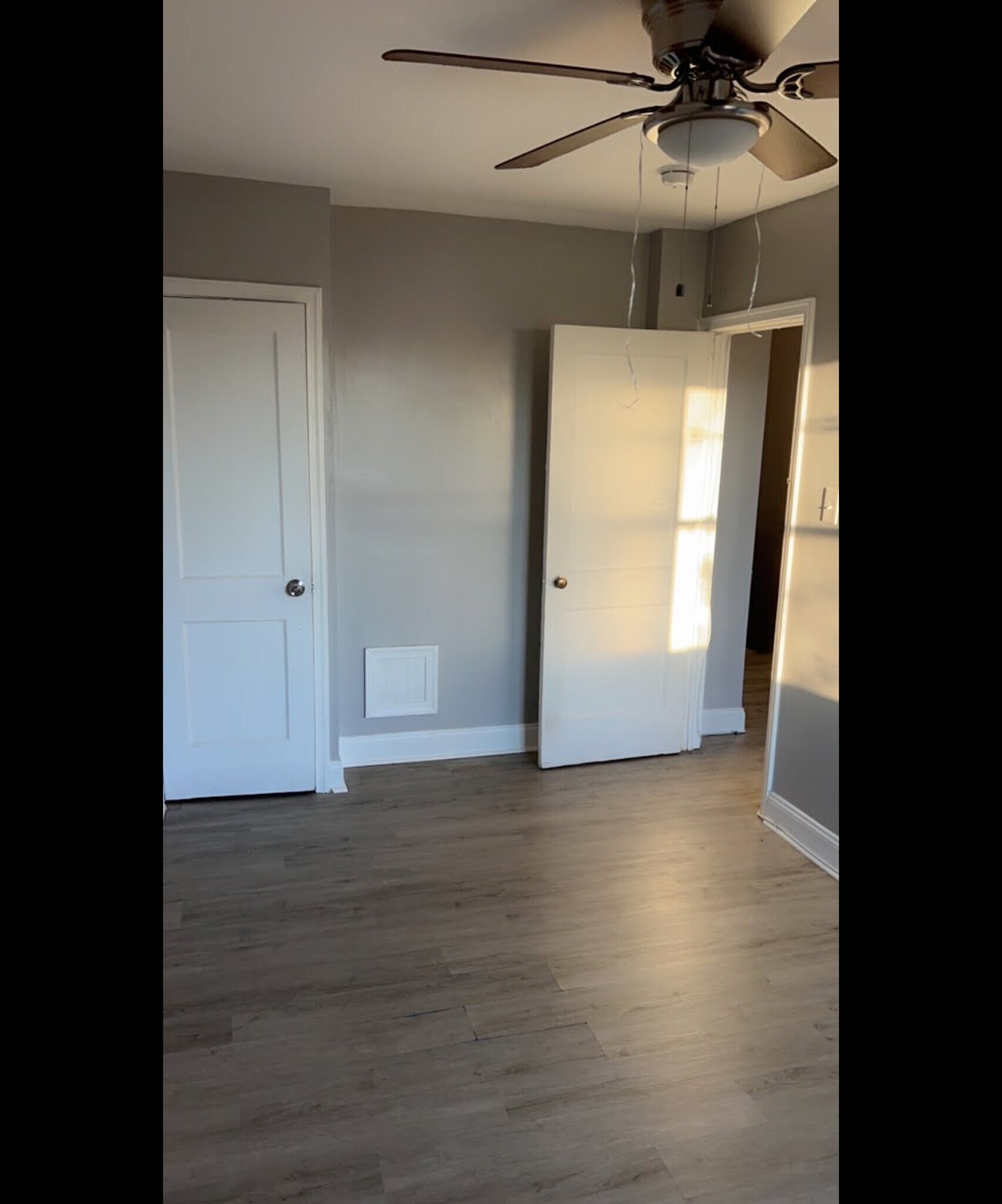 Building Photo - 5931 N Warnock St