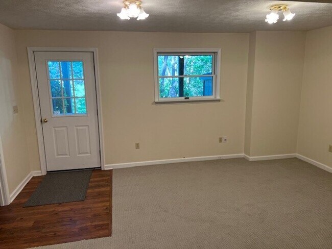 Building Photo - Single Family Home for Rent