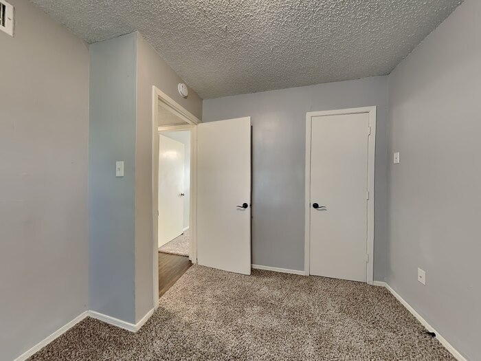 Building Photo - 1101 Bronner Dr