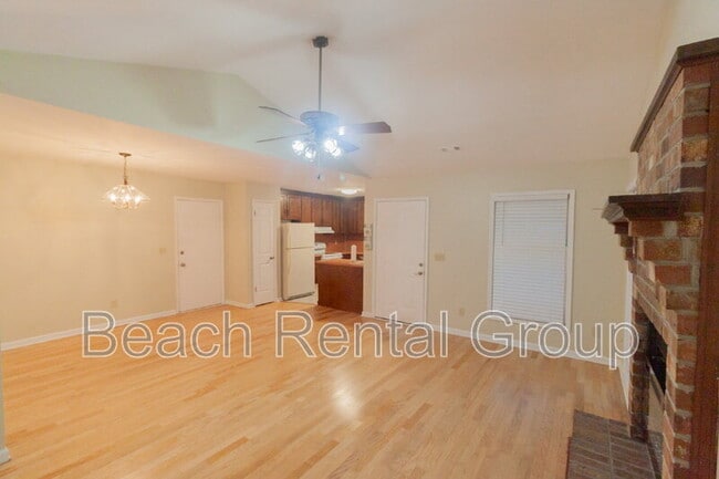 Building Photo - 1335 Melanie Ln