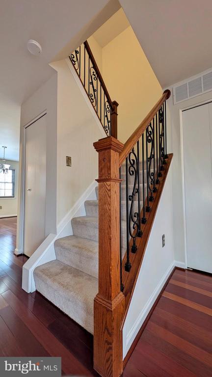 Building Photo - 33 Badger Gate Ct