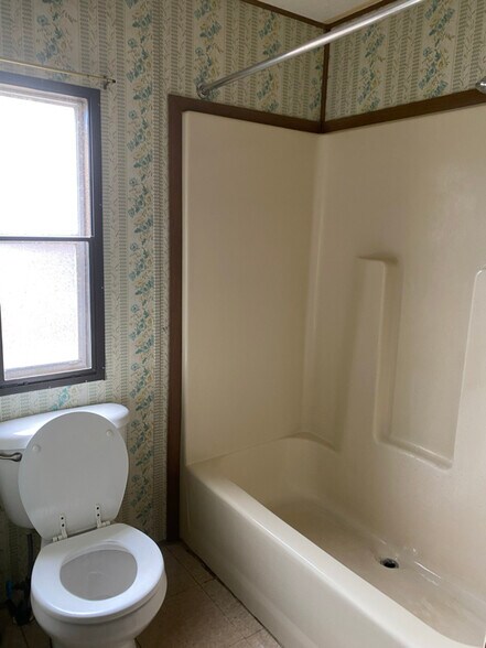 Building Photo - 119 Ells Country Estates