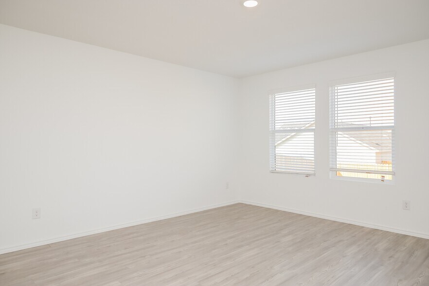 Building Photo - 4239 Southton Mere