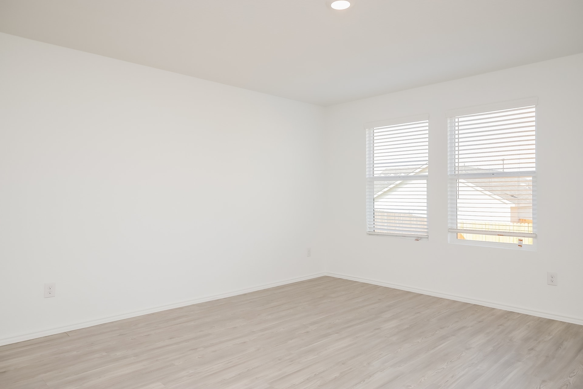 Building Photo - 2907 Millikan Dr