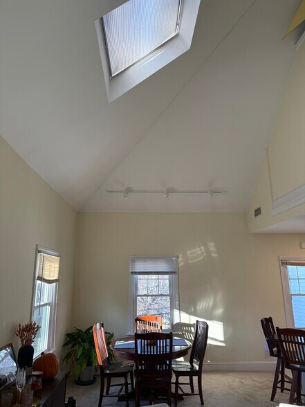 Building Photo - 51 N Main St