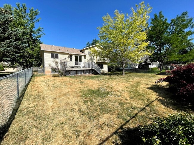 Building Photo - Great 4 Bed/3 Bath home in Layton