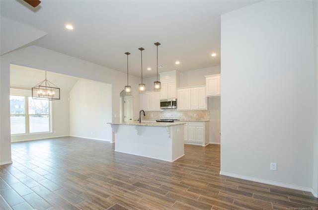 Building Photo - 4 bedroom home in Brighton Village