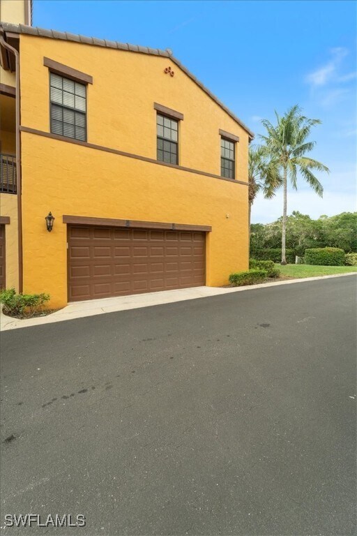 Building Photo - 9091 Covina Dr S