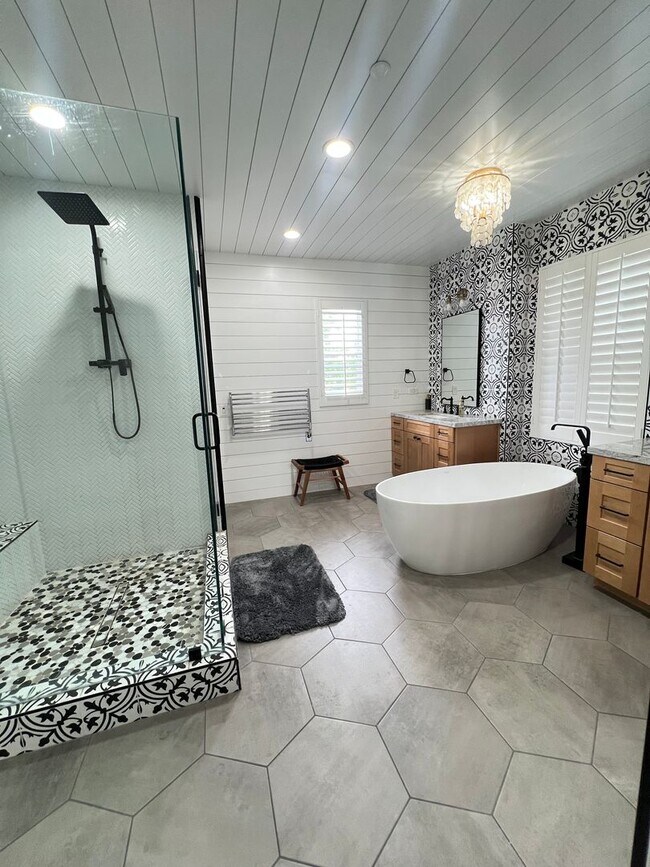 Building Photo - Beautifully Furnished Home in Huntington Beach