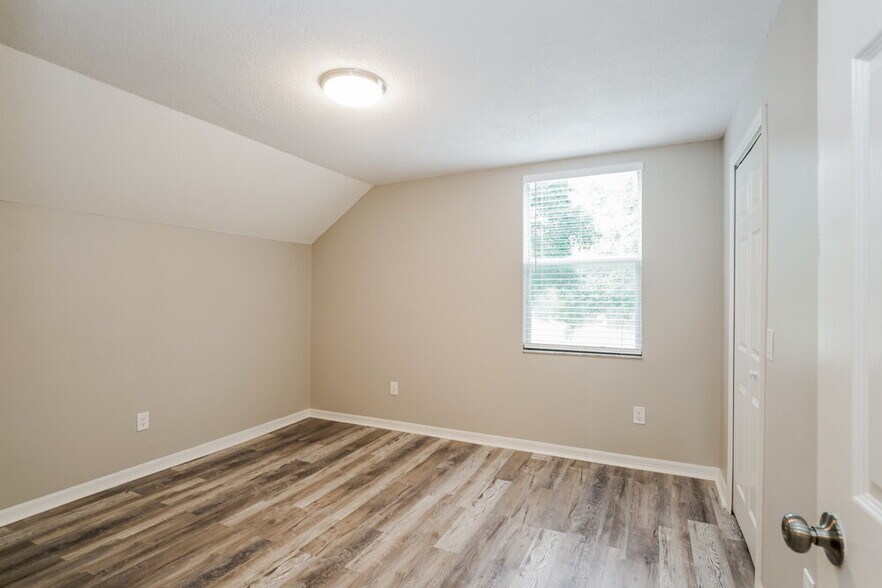 Building Photo - 1424 Dew Bloom Rd