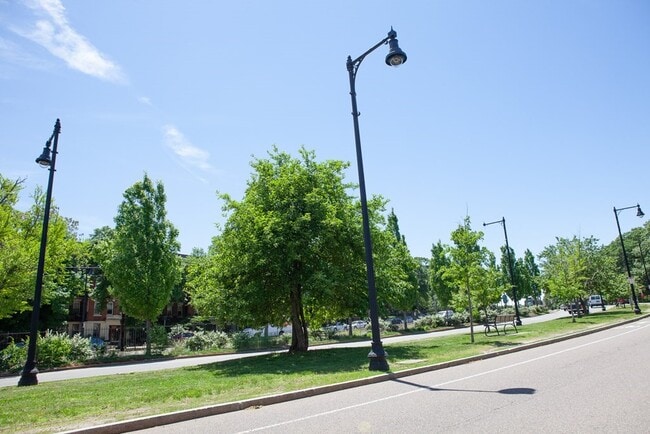 Building Photo - 1743 Commonwealth Ave