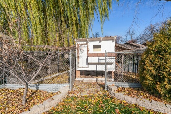 Building Photo - 4306 Plum St