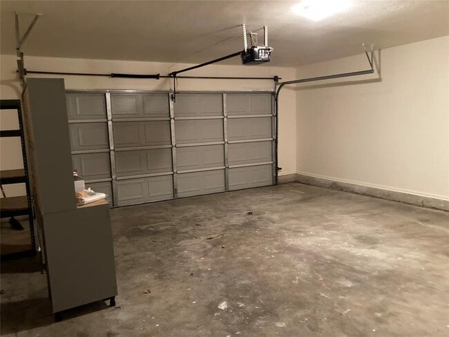 Building Photo - 405 Rhoades Ct