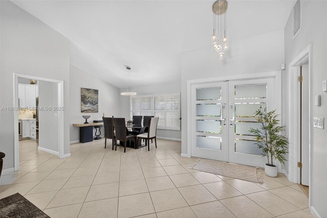 Building Photo - 15 Balfour Rd E