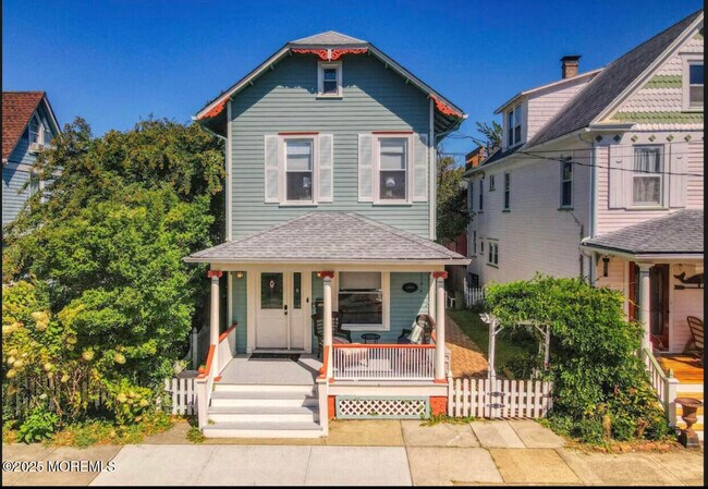 Primary Photo - 121 Mt Hermon Way