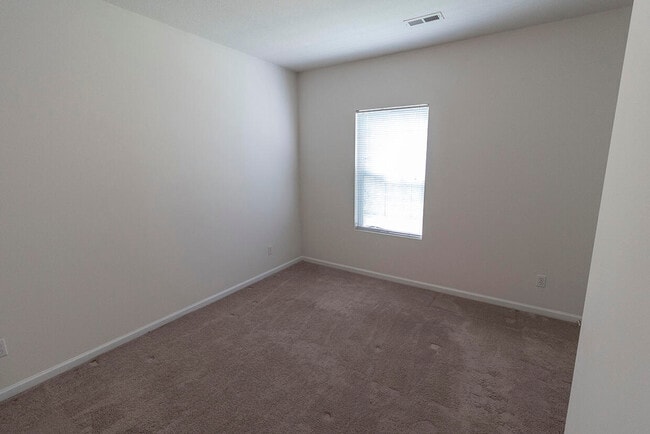 Building Photo - 3406 E St Charles Rd