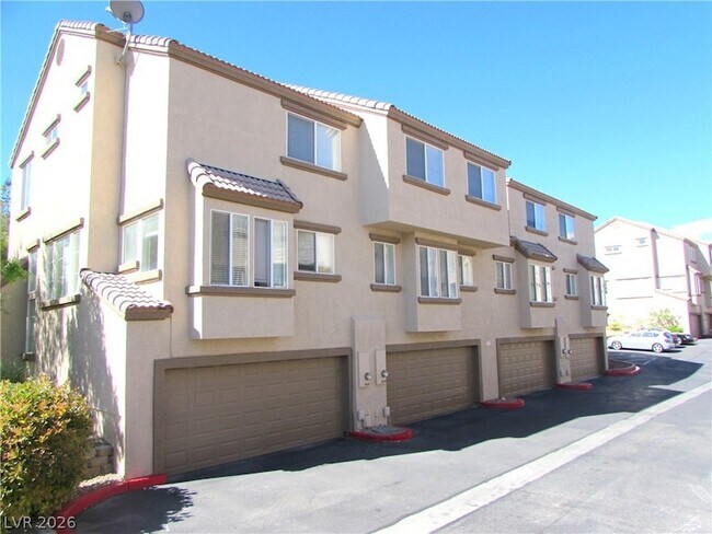Building Photo - 8404 Tiger Woods Ave