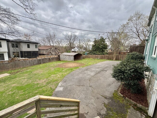 Building Photo - 5 Bedroom Home Between 12 South and Oak Hill