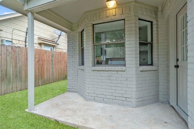 Building Photo - 23311 Montague Dr