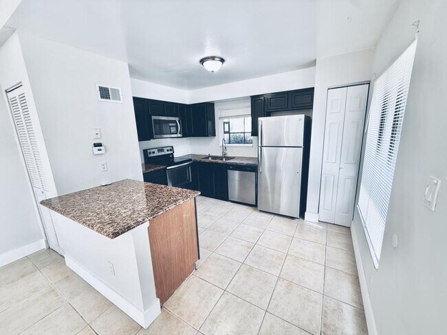 Building Photo - 4454 Pinebark Ave