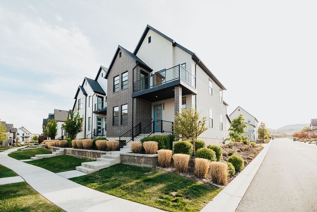 Building Photo - Stunning 4 Bedroom Home in Lehi with Great Amenities!