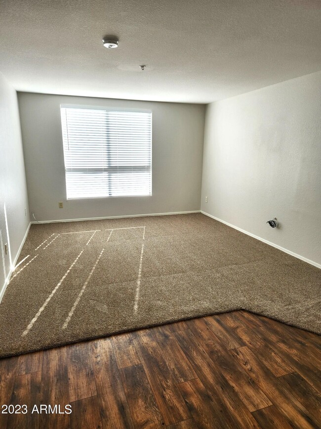 Building Photo - 16033 N 25th St